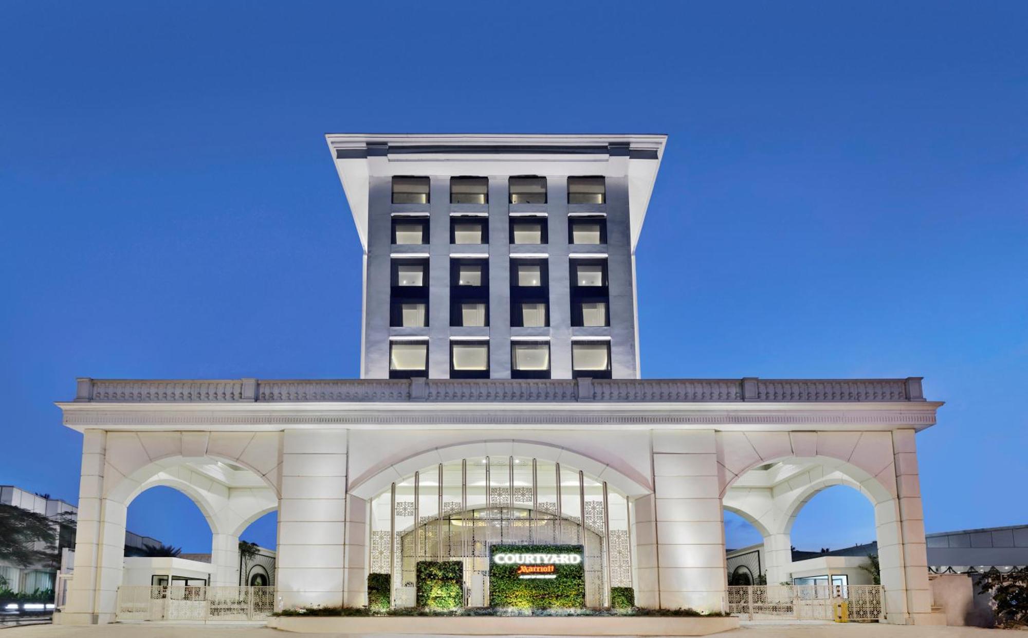 Courtyard By Marriott Bengaluru Hebbal Otel Dış mekan fotoğraf