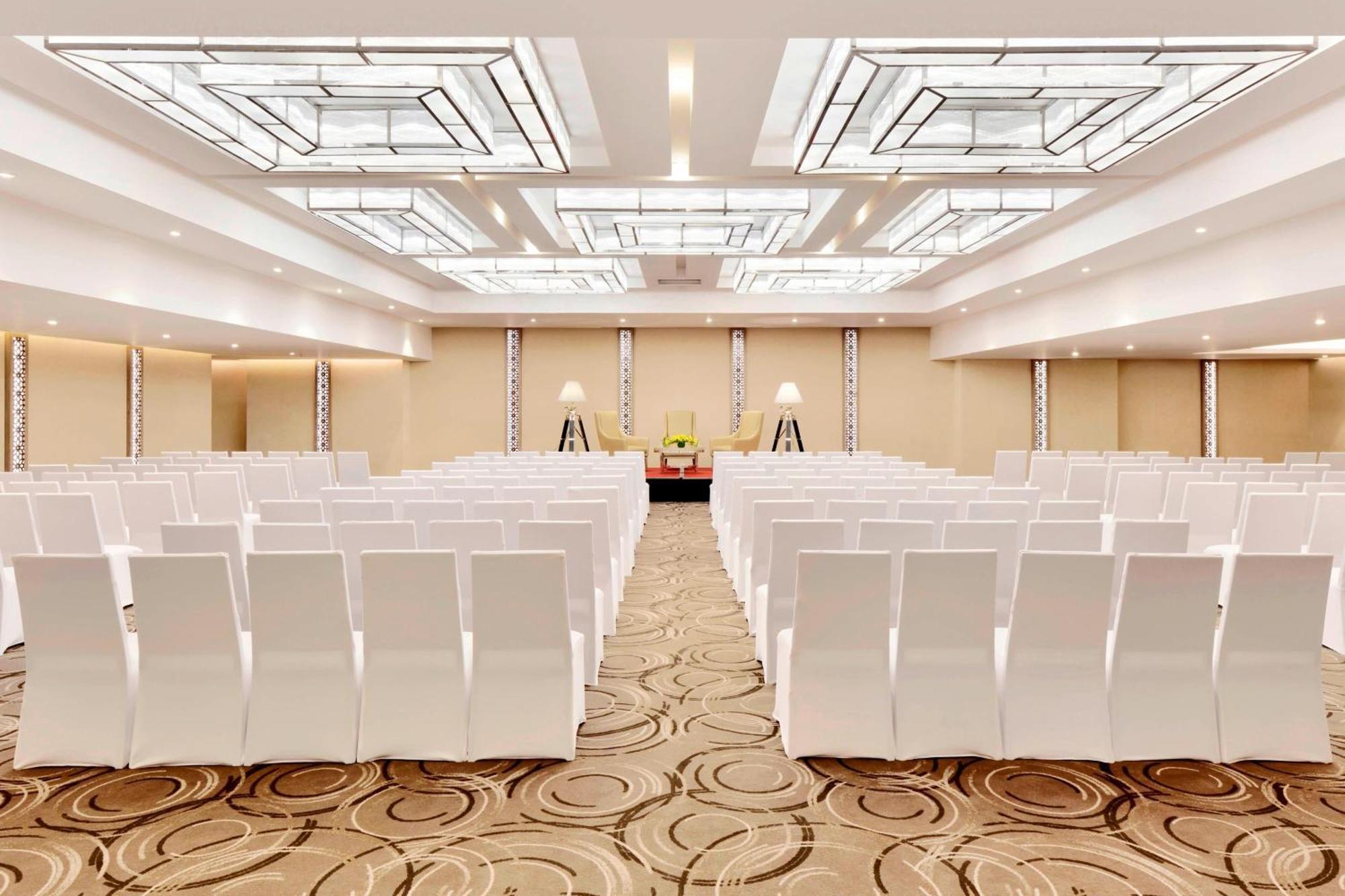 Courtyard By Marriott Bengaluru Hebbal Otel Dış mekan fotoğraf